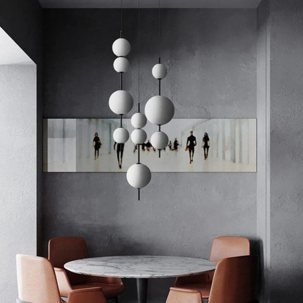 Lustre com pérolas de vidro branco de designer italiano
