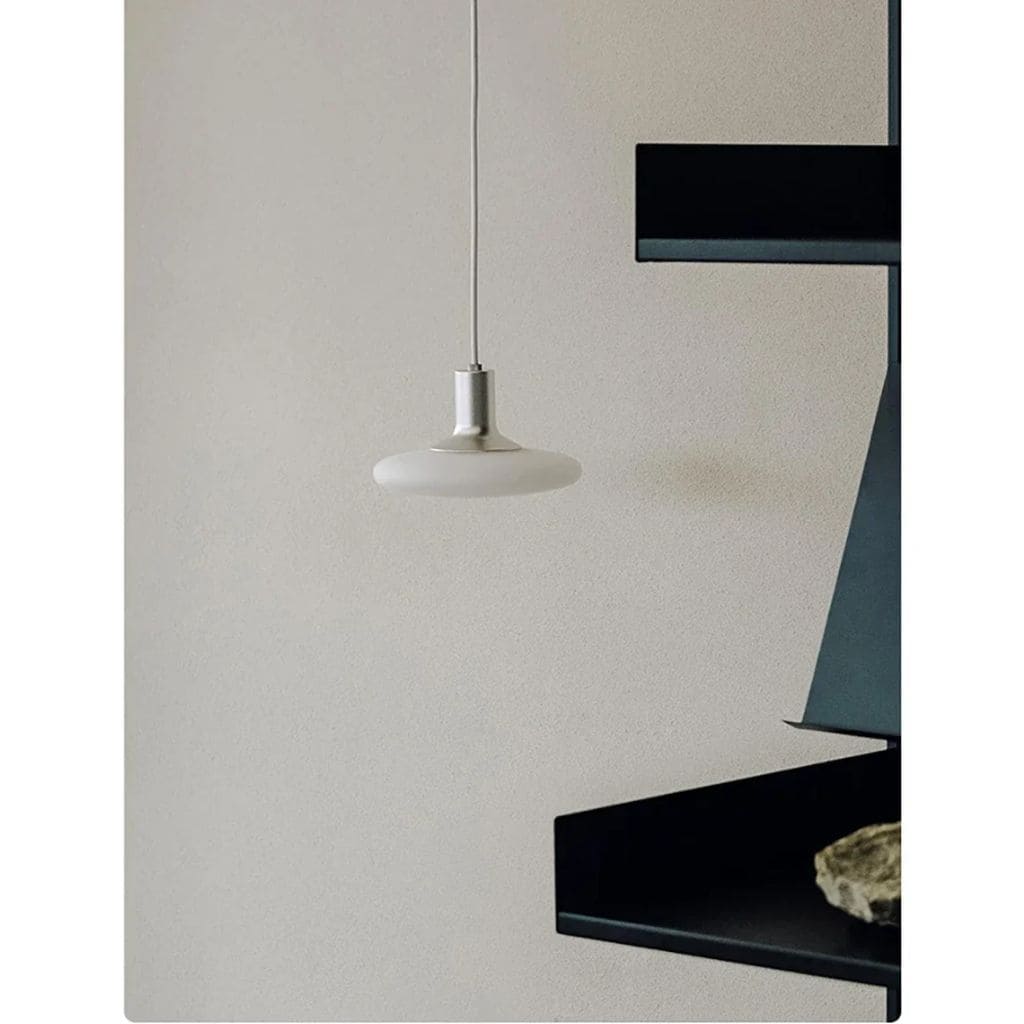 Suspensão minimalista elegante e atemporal