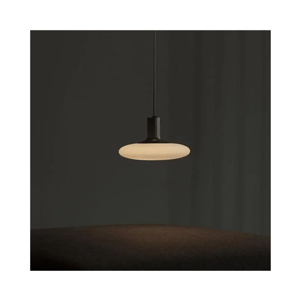 Suspensão minimalista elegante e atemporal