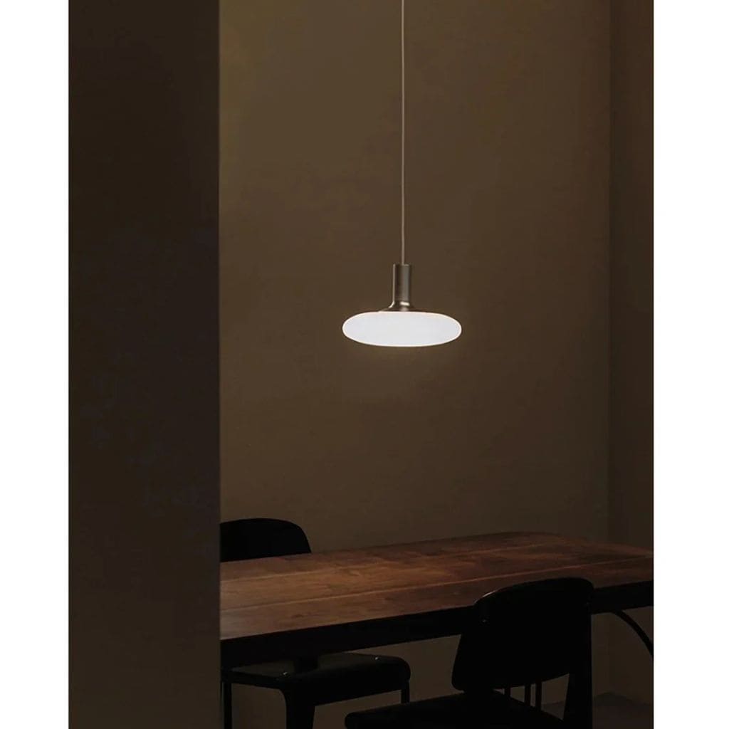 Suspensão minimalista elegante e atemporal